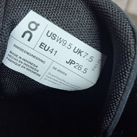 On Cloud 5 Slip On Bungee Lace Running Shoes Black White Women's Sz 9.5 (GUC) - Picture 9 of 9